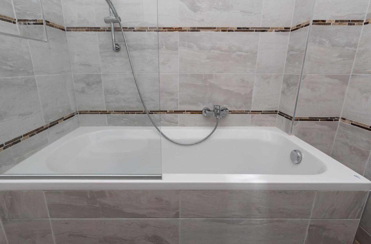 Comfortable Romantic 1 Bedroom Apartment Near Augarten فيينا المظهر الخارجي الصورة